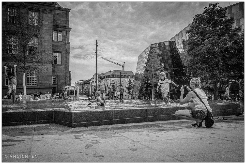 [platz der Synagoge - wasserspiele sw]