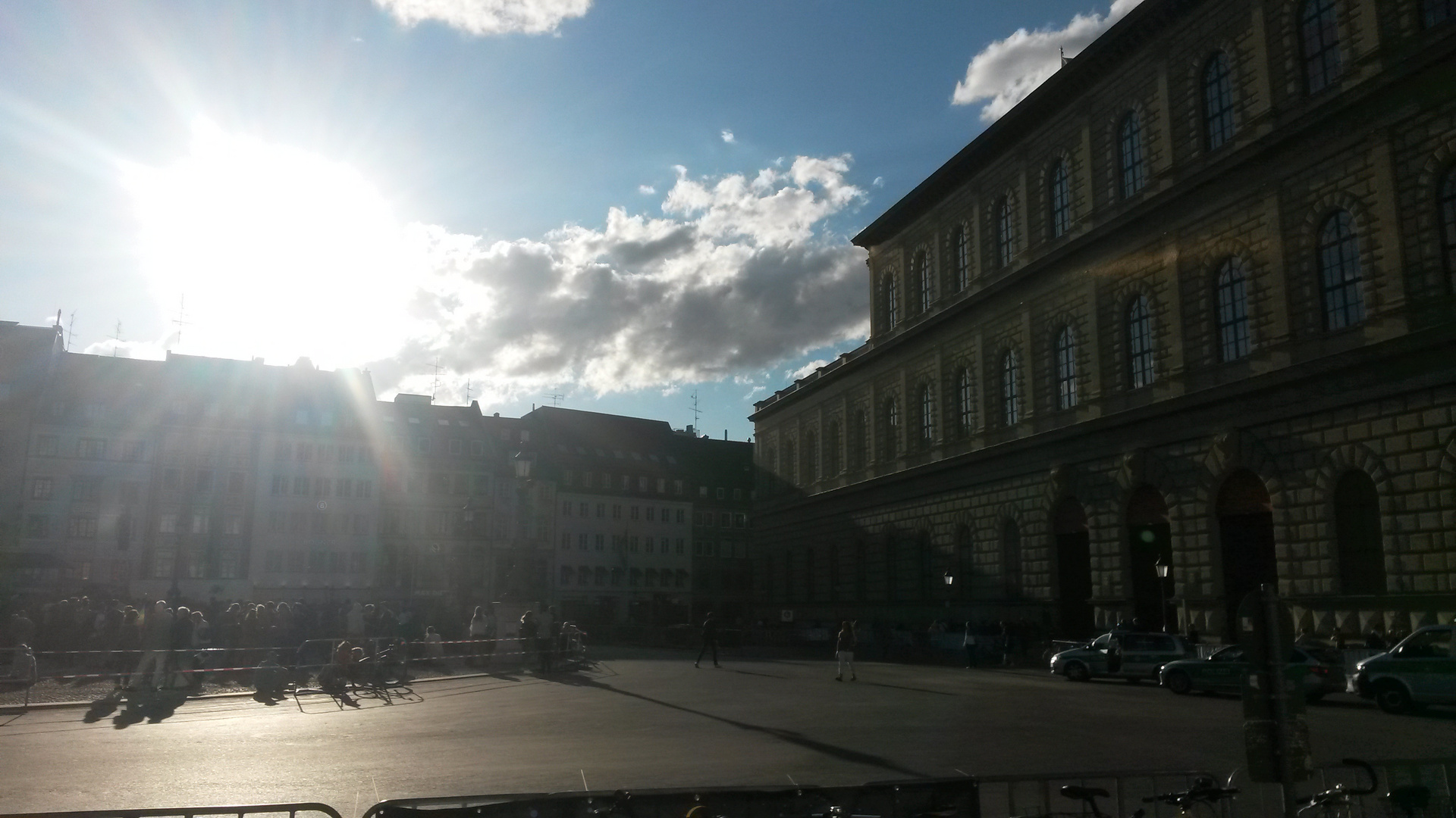 Platz vor der Oper München, Residenz mit Schatzkammer