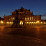 Platz vor der Semperoper