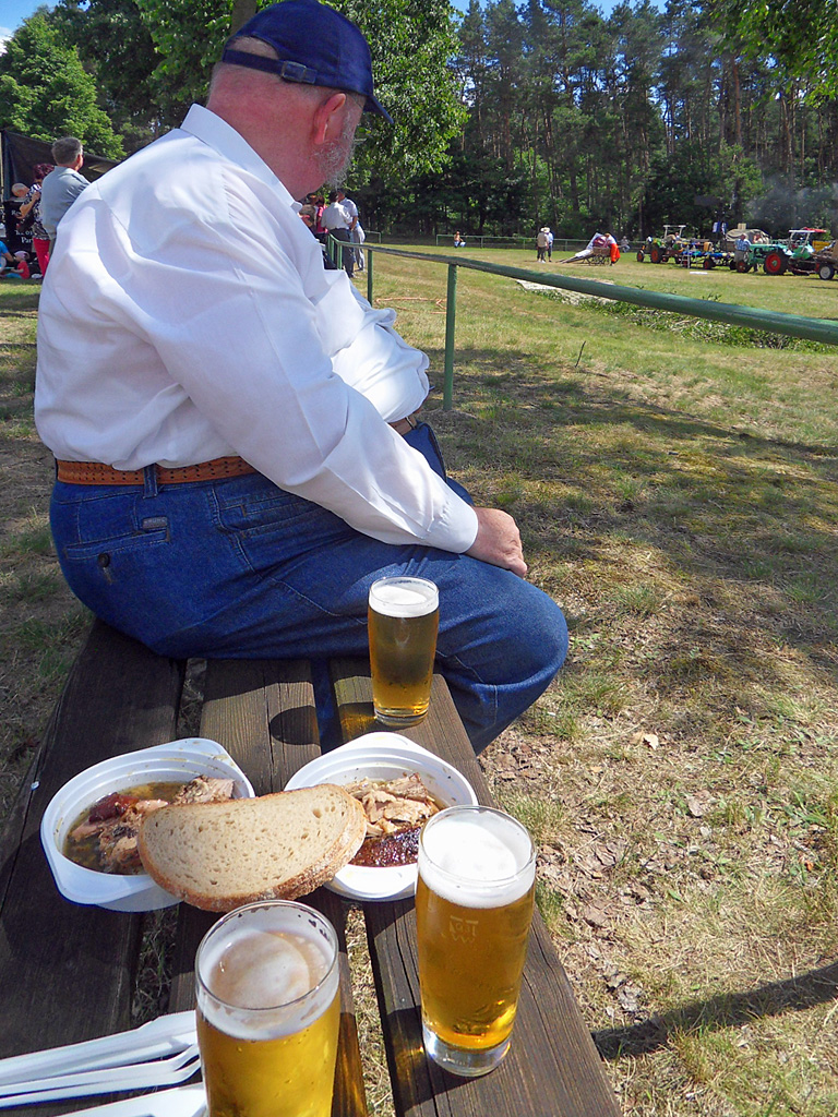 Platz-Wart als Zaungast