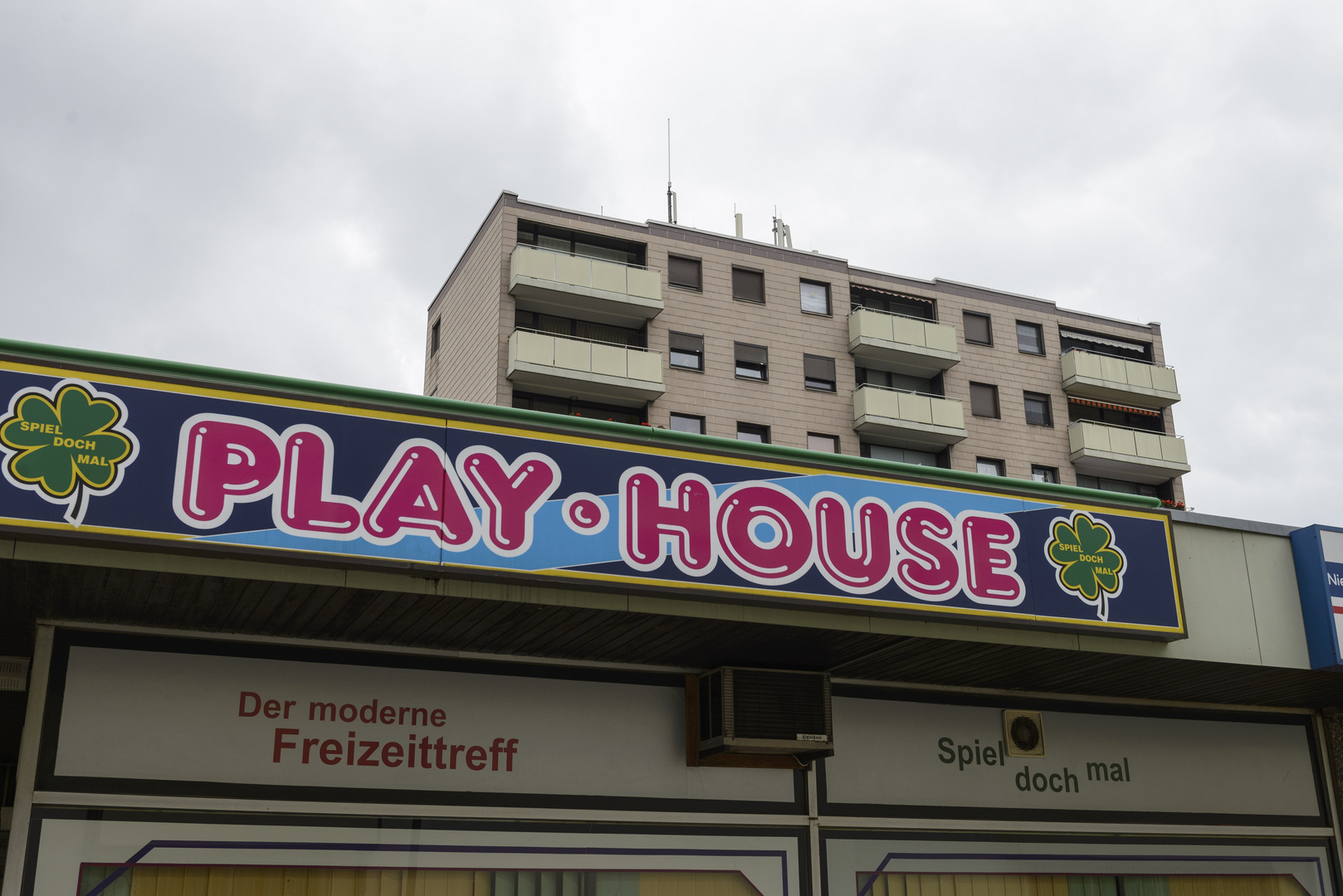 Play-House