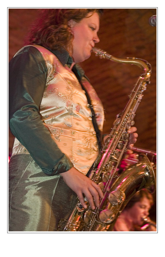 play the sax