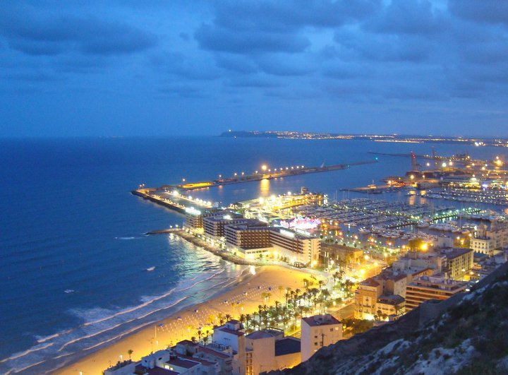 Playa de Alicante (vista desde Casrtillo Santa Bárbara)