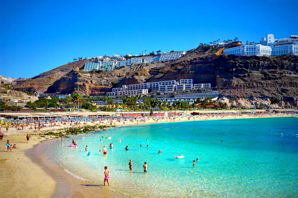 Playa de Amadores