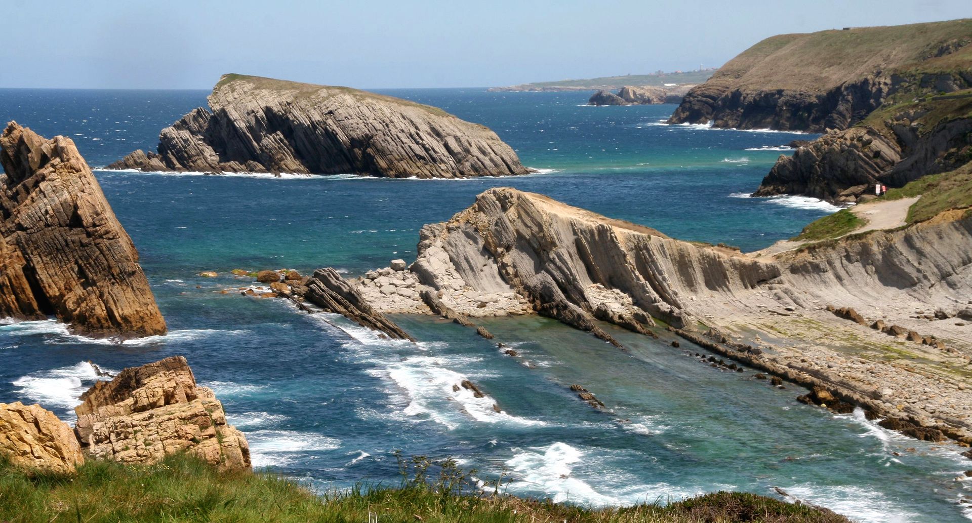 Playa de la Arnía en Soto de la Marina (Costa Quebrada, Cantabria)