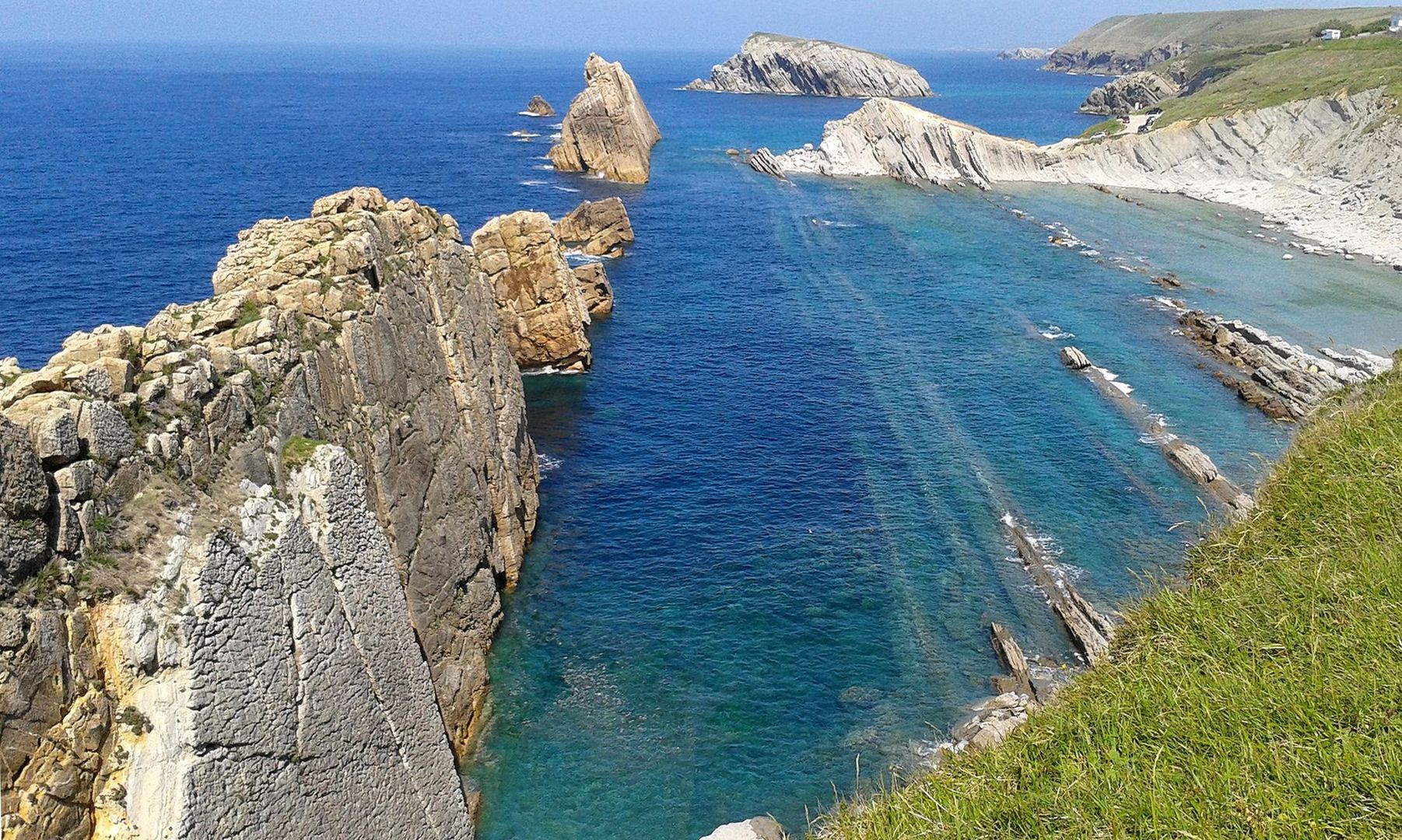 Playa de la Arnía en Soto de la Marina, municipio de Piélagos (Cantabria) Junio de 2014