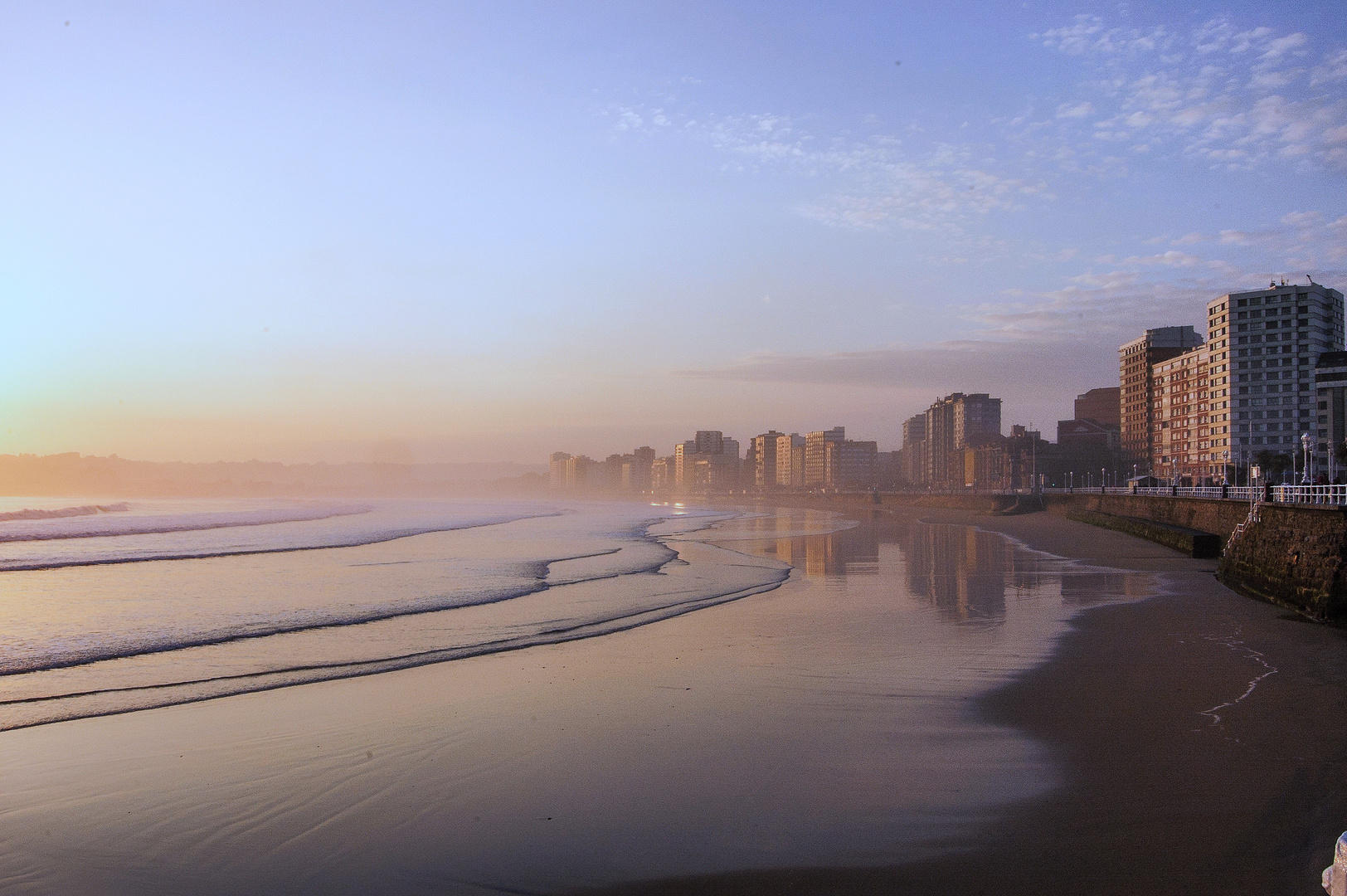 Playa de San Lorenzo.....Gijon