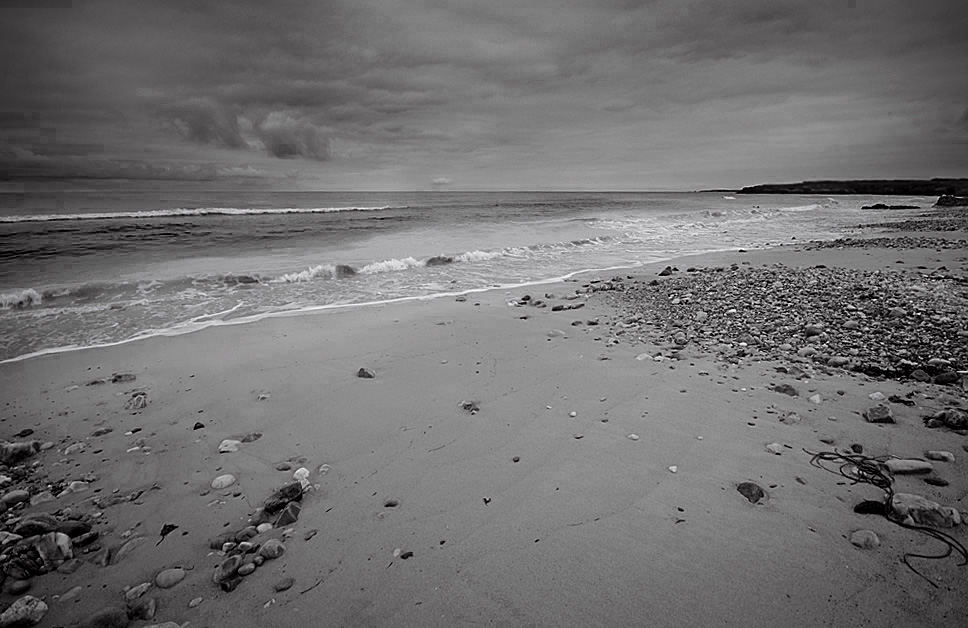 Resultado de imagen de playa blanco y negro