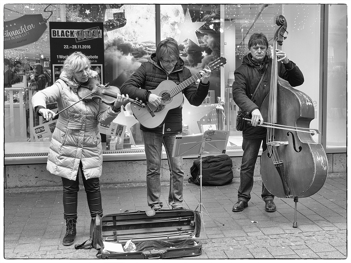 Playing Bach for Christmas