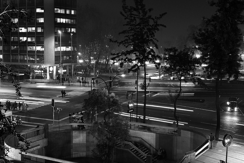 Plaza Baquedano de Noche