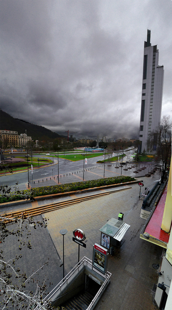 Plaza Baquedano Lluviosa