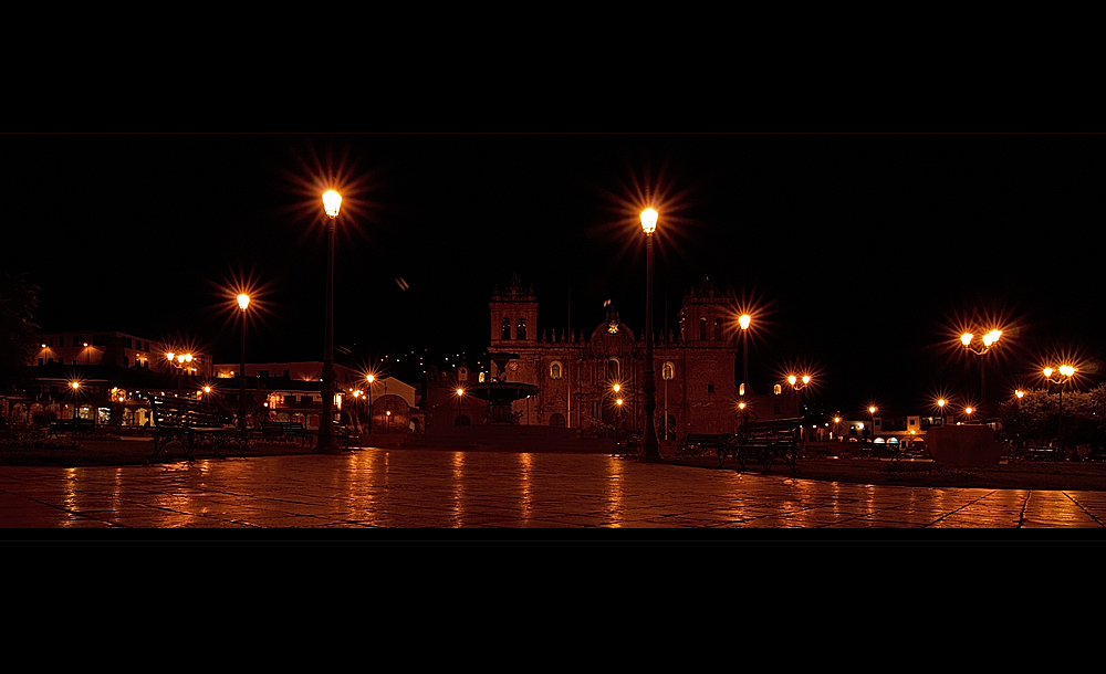 - Plaza de Armas de Cusco -