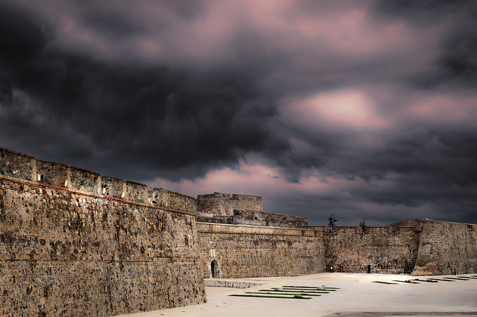 Plaza de Armas de las Muralla Reales