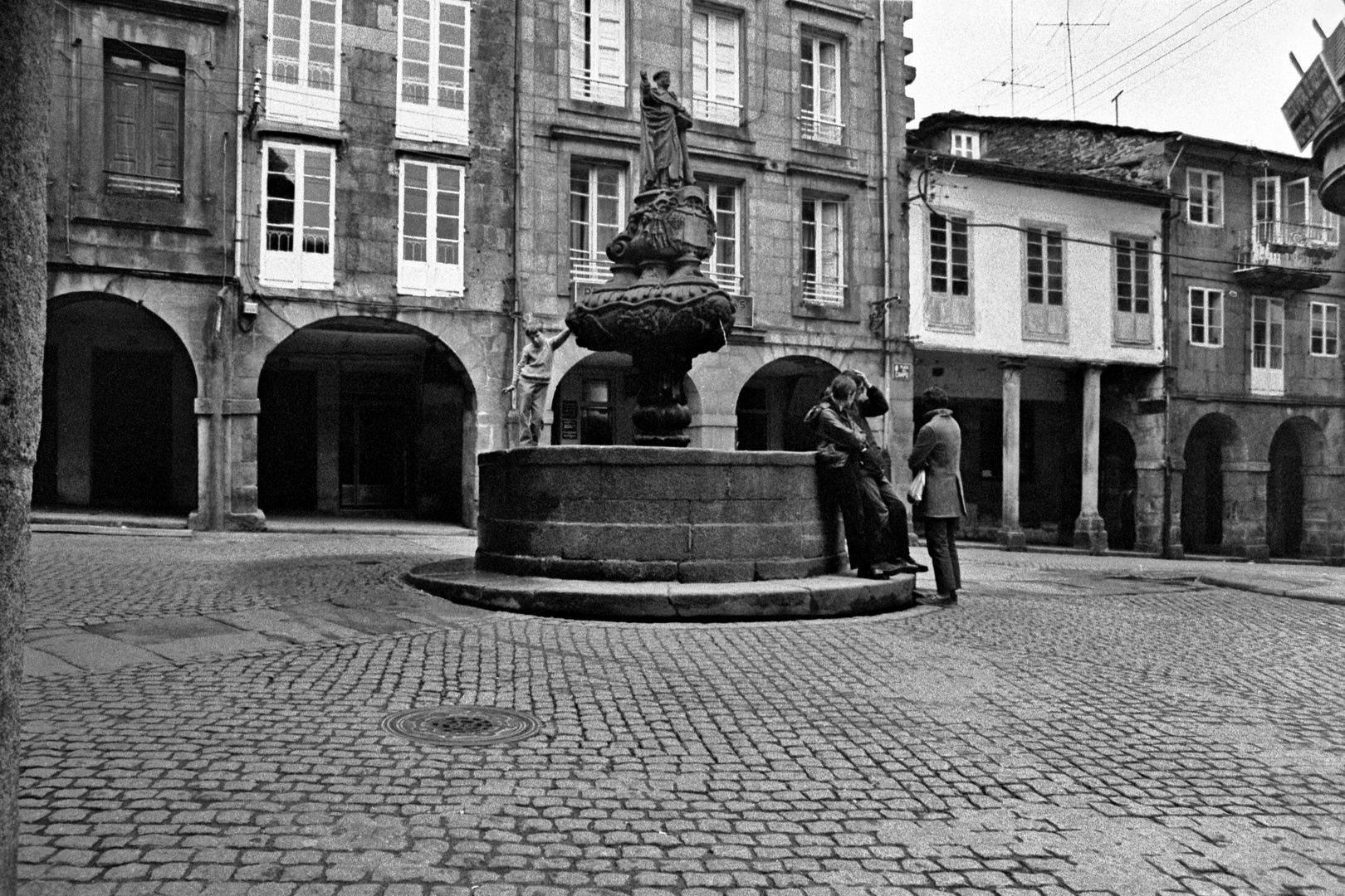 PLAZA DEL CAMPO . LUGO  (pelicula PLUS-X)