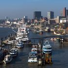 Plaza Elbphilharmonie ... Blick elbabwärts