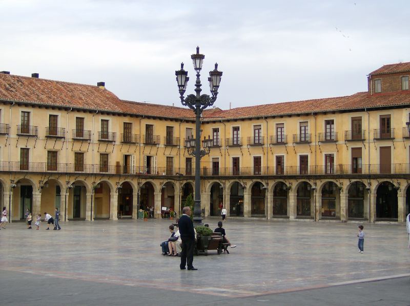 plaza mayor de leon