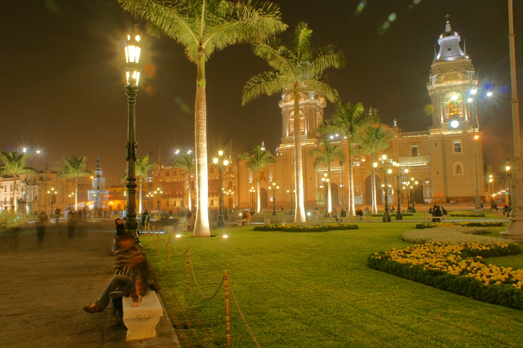 Plaza Mayor y catedral de Lima