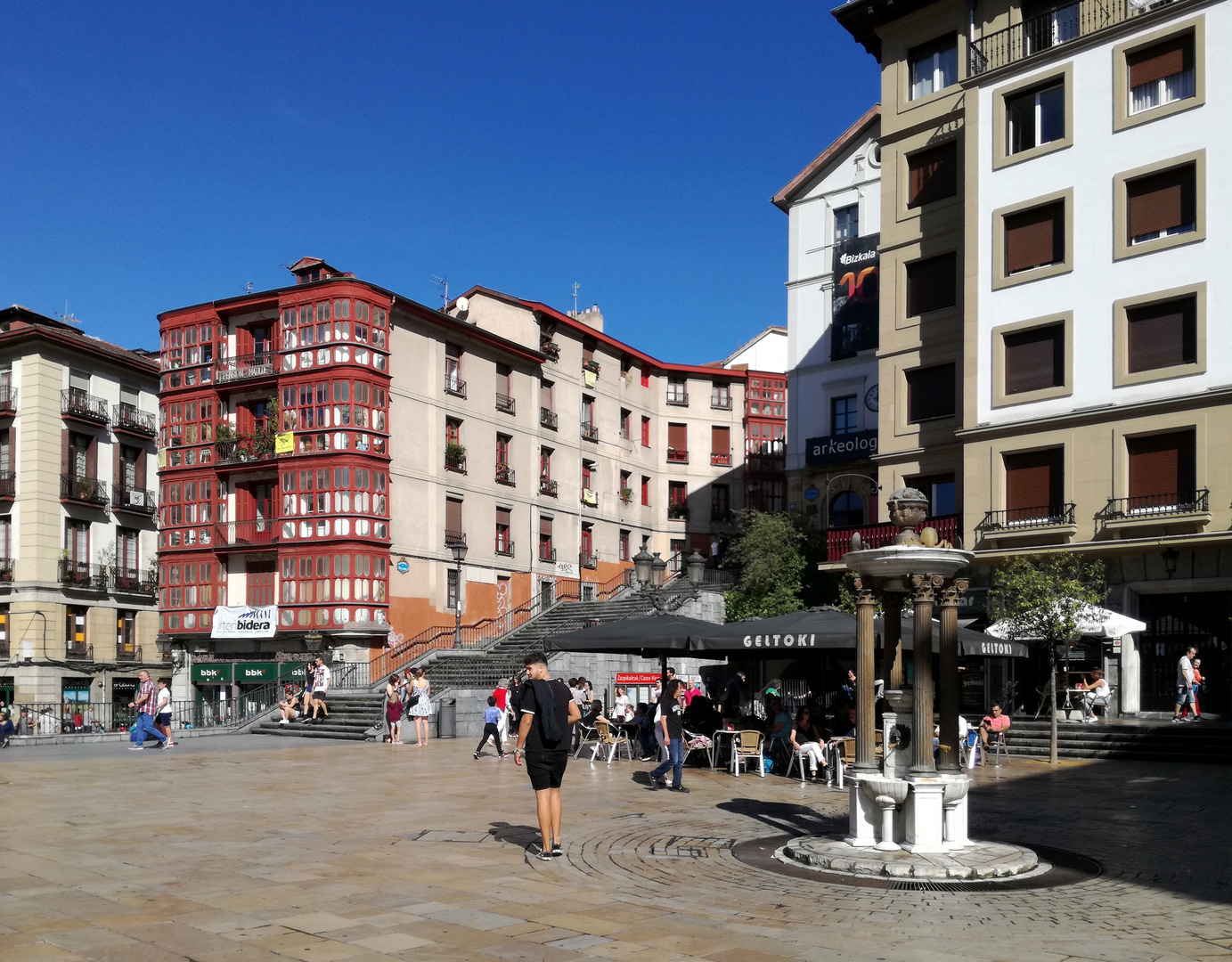 Plaza Miguel Unanumo, Bilbao