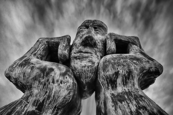 Please, don´t look like this sculpture (-: