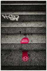 Please keep your distance!