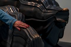 „Please Touch“