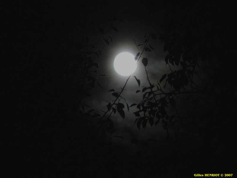 Pleine lune dans l'Isère