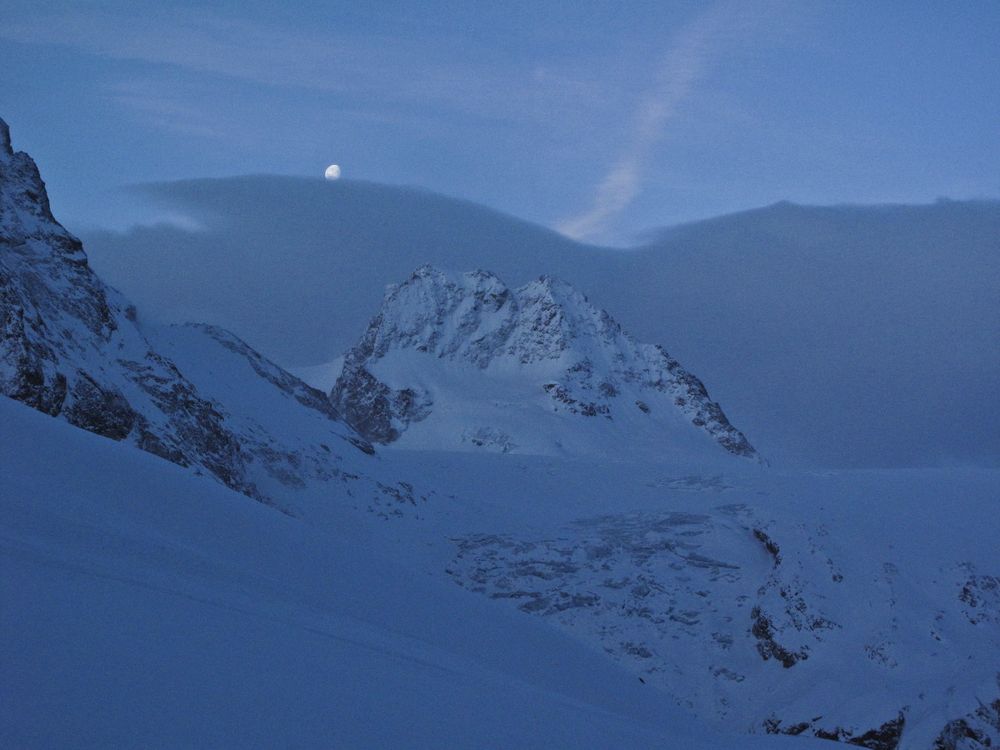 pleine lune sur le mont collon (arolla) II