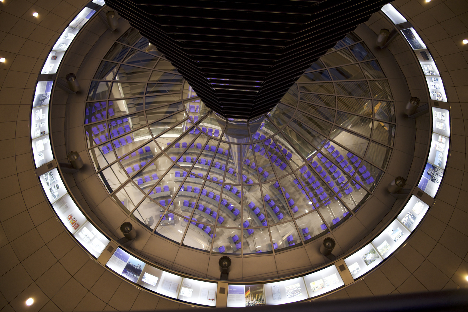 Plenarsaal Berliner Reichstag jpg