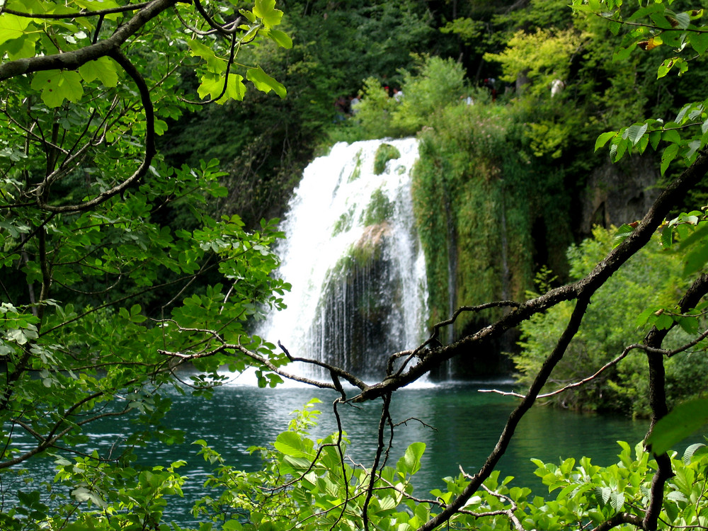 plitvice hiding falls