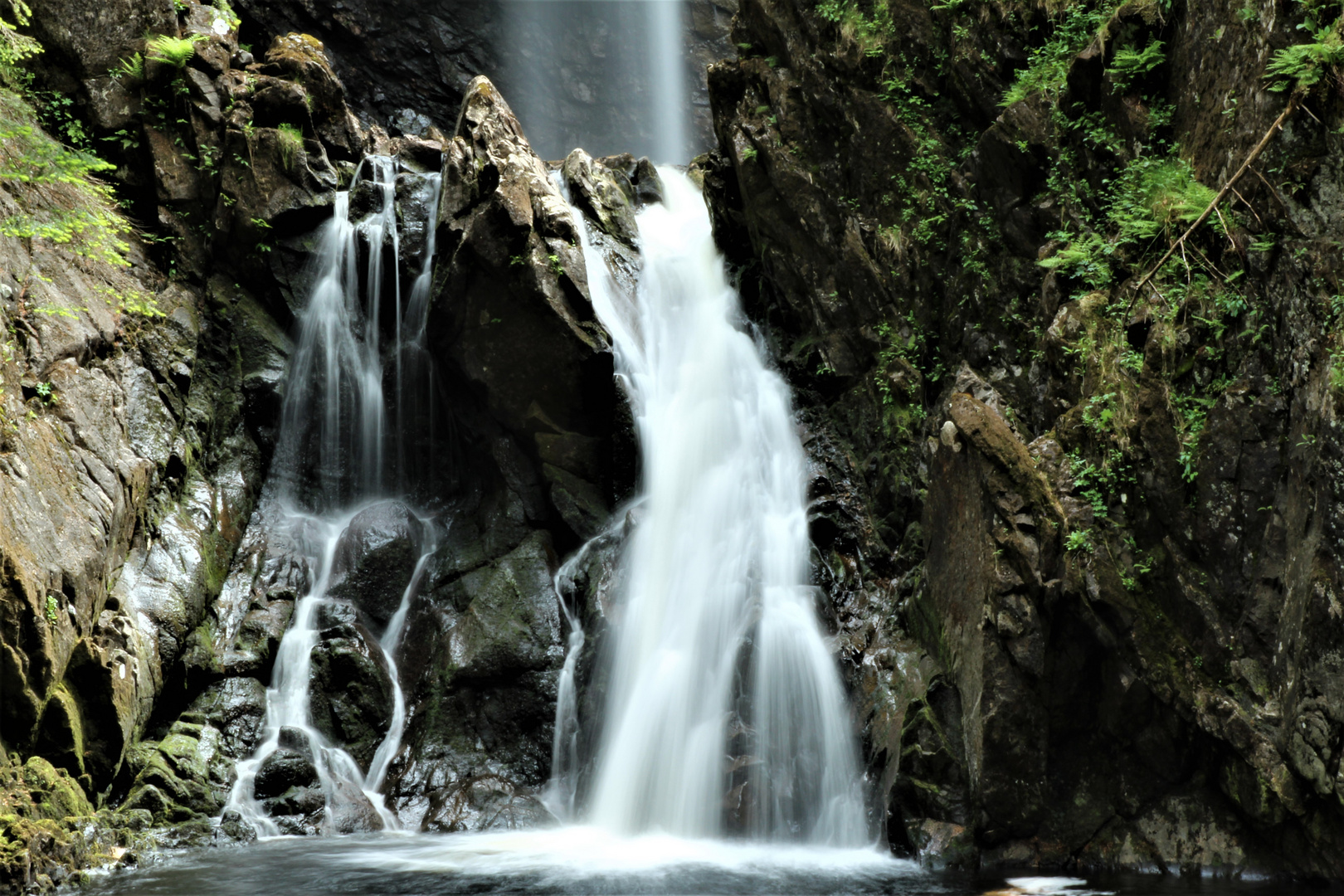 Plodda Falls/ Schottland