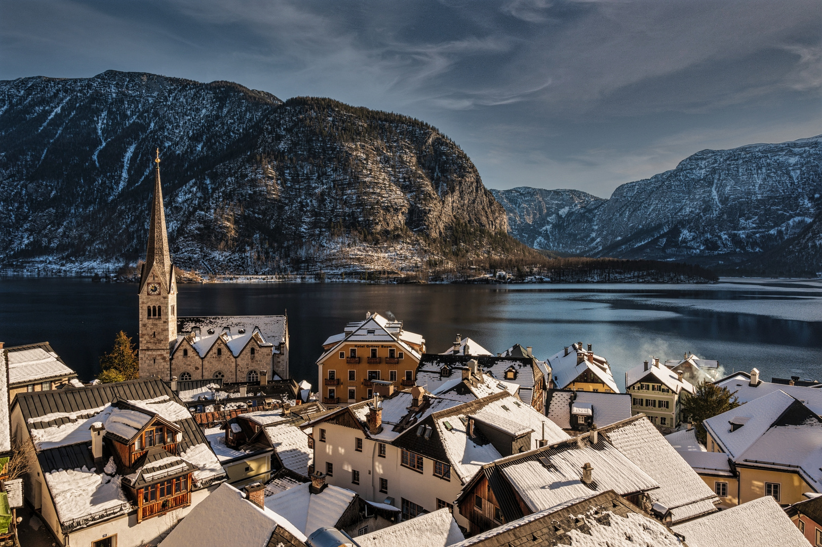 Plötzlich Sonne... Hallstadt im Corona Winter. 