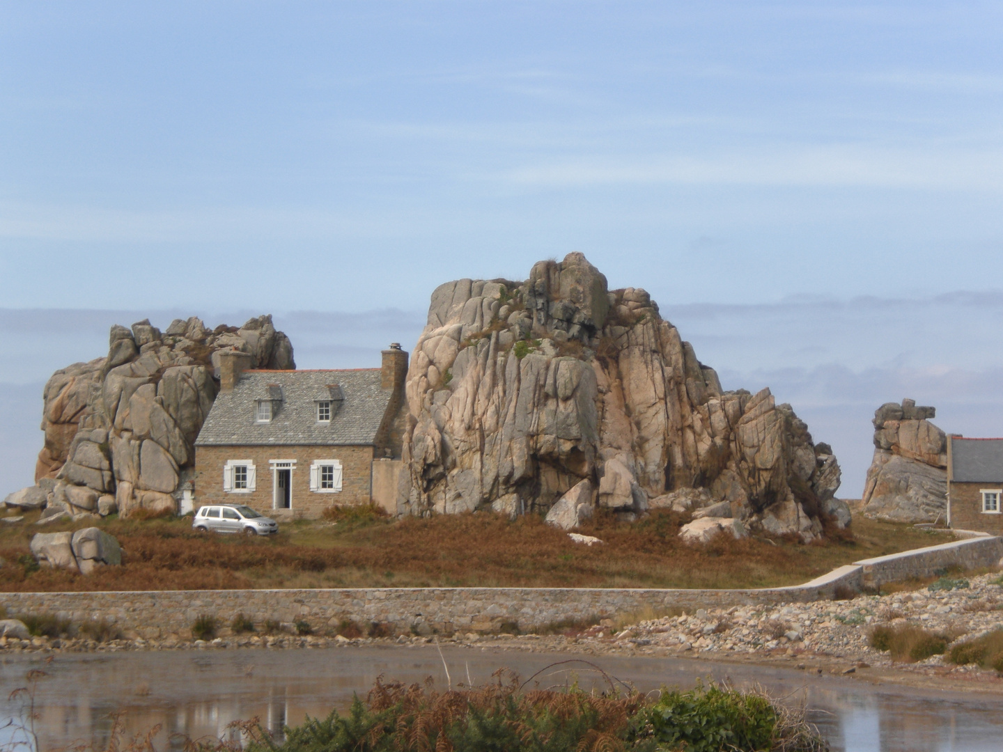 Plougrescant - Bretagne - Septembre 2009 - Maison insolite.......