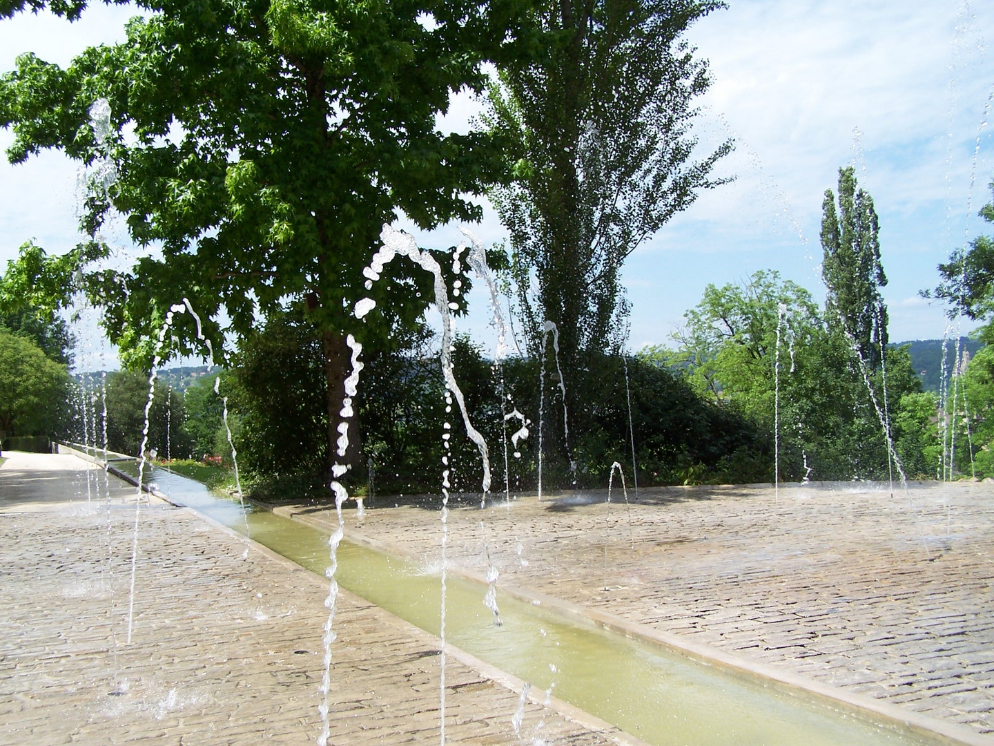Pluies de gouttes d'eau à Terrasson (24) - exo photo n° 42 Les gouttes d'eau