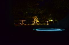 Plunge Pool bei Nacht