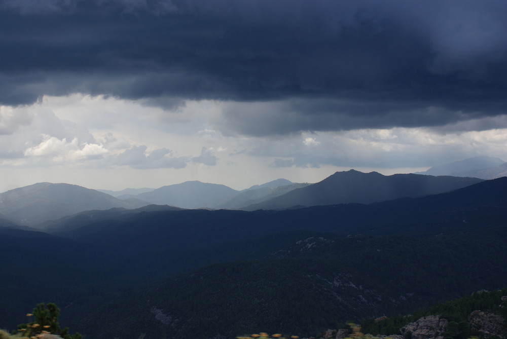 plus que quelques minutes avant un orage impressionnant Bavella Corse de sophiesavane 