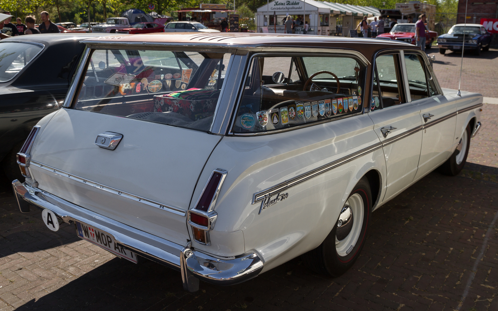 Plymouth Valiant 200