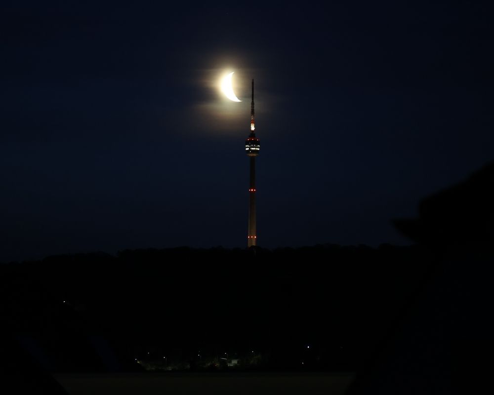 P_Mond_TVturm Stgt cr6-A0156_v2_w10_TV_turm_v23Apr25