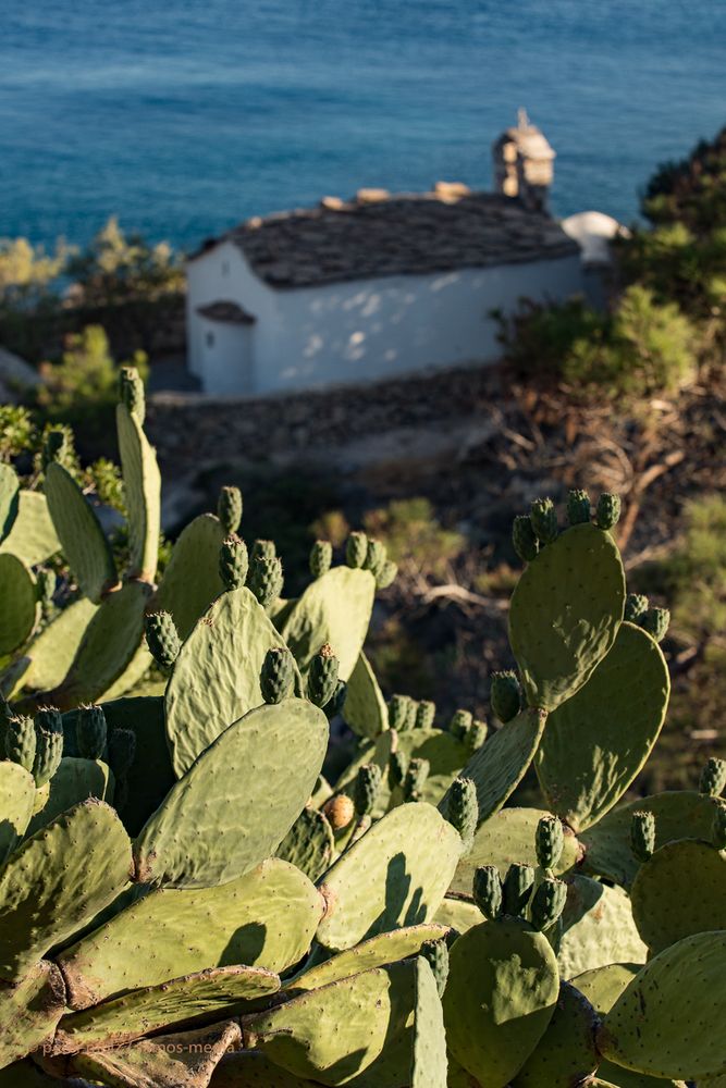 _PMZ4411-20180716-Ikaria_Karkinagri_Kapelle_afternoon_1200px