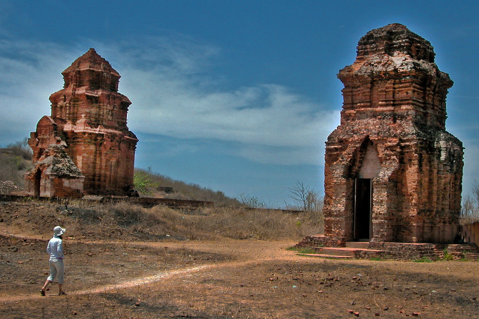 Po Klong Garai Cham Towers