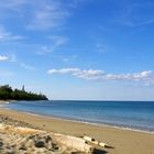 Poindimié: la plage devant l’hôtel Tieti – Der Strand vor dem Hotel Tieti