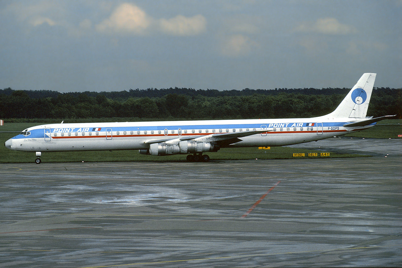 Point Air DC-8 in Köln/Bonn