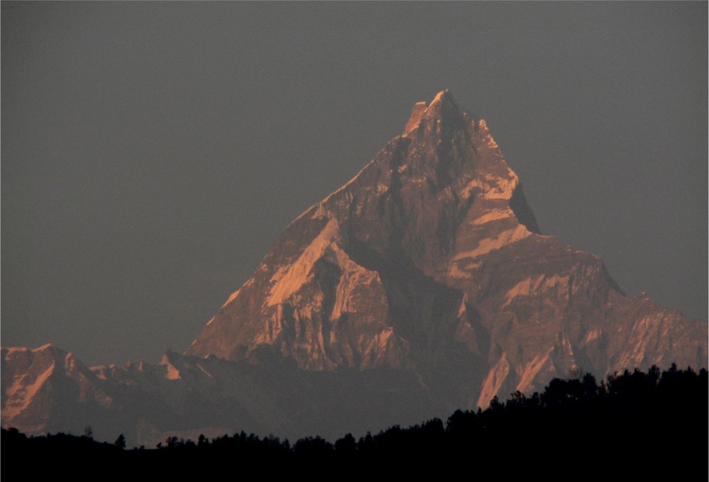 Pokhara Die Berge sind schön