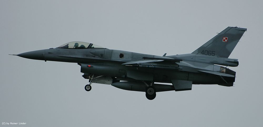 Poland - Air Force Lockheed Martin F-16CJ Fighting Falcon 4065