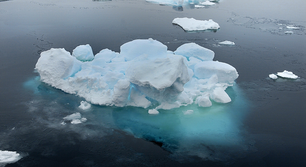 Polareis;Blau;Treibeis;Franz Josef Land;Russland;Stefan Senft;