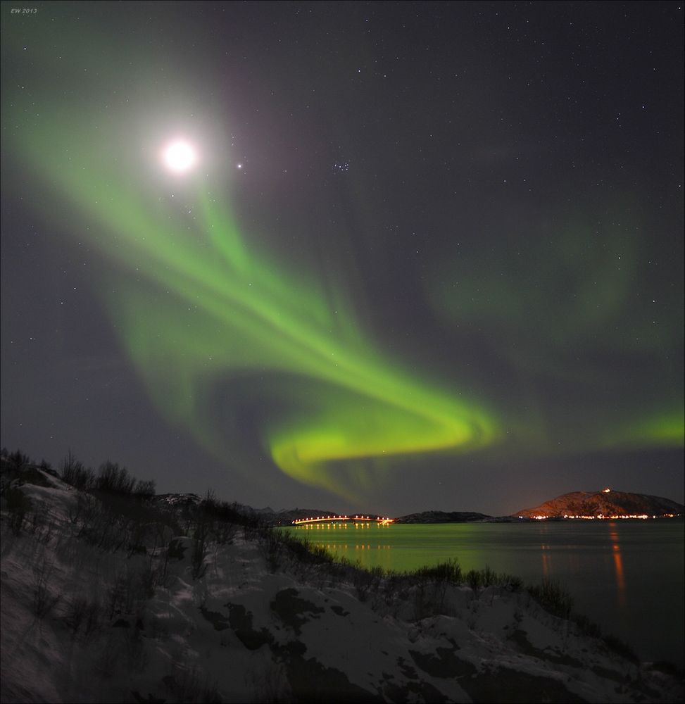 Polarlicht und Mond