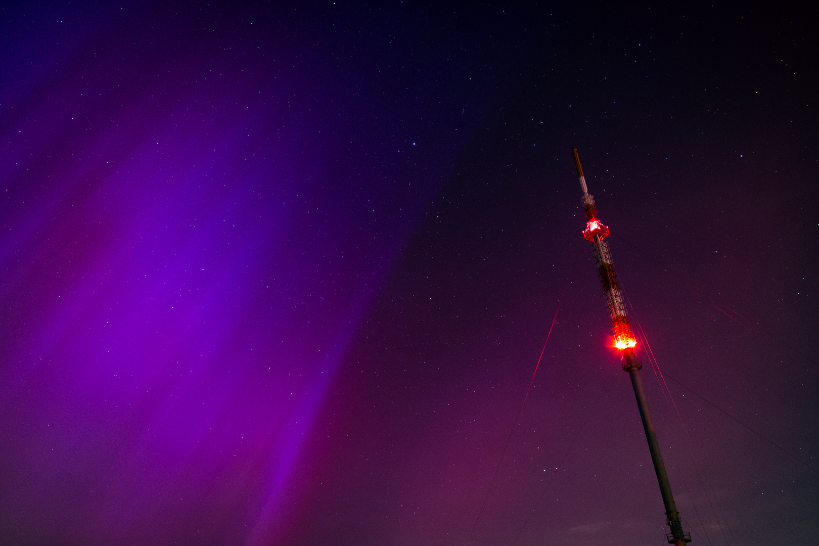 Polarlichter am Sendemast