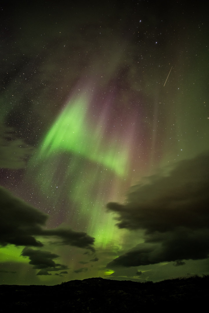 Polarlichter über Hraunfossar