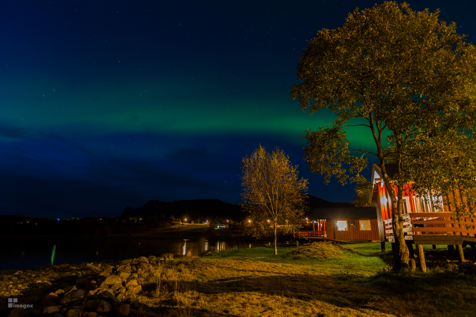 Polarlichter über Sørkil Fjordcamping