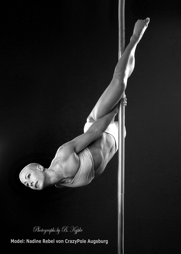 Pole Dance Fotoshooting 6 Foto Bild Erwachsene Gemischtes Pole Dance Bilder Auf Fotocommunity