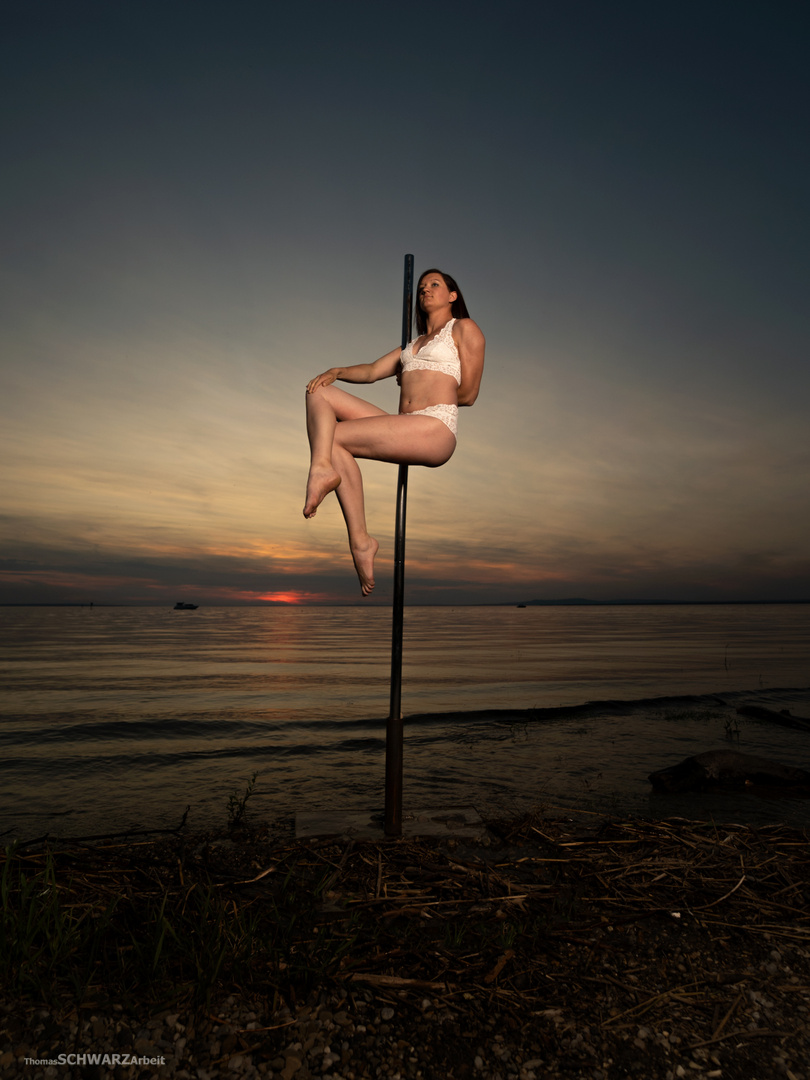 pole dance outdoor 07